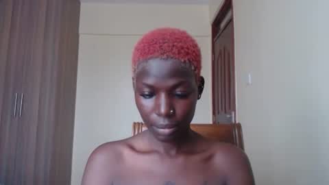 luo_queen online show from June 26, 2026, 8:52 am
