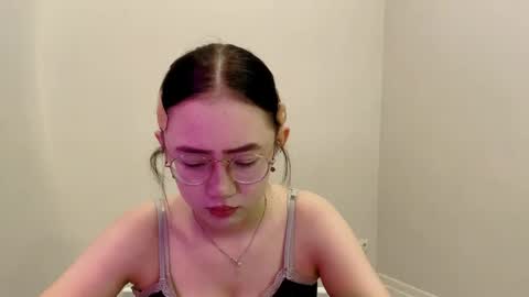 Roxie online show from May 15, 2026, 1:18 pm
