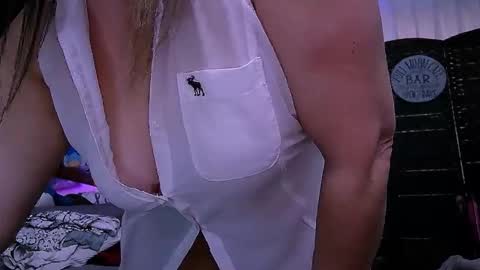 .Clarissa. Follow me on Instagram   miss buns  online show from November 7, 2025, 10:10 pm