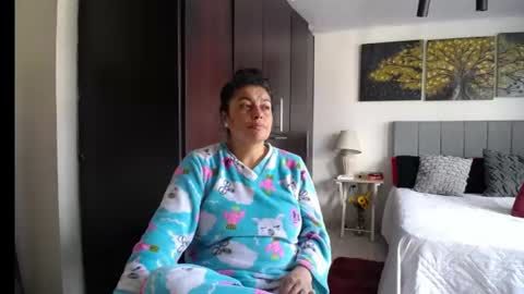 Snapshot of lust_mom chatting on July 1, 2026, 7:35 pm Angela 3 online show from July 1, 2026, 7:35 pm