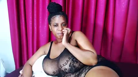 Snapshot of lustydesirex chatting on December 17, 2024, 9:27 pm lustydesirex online show from December 17, 2024, 9:27 pm