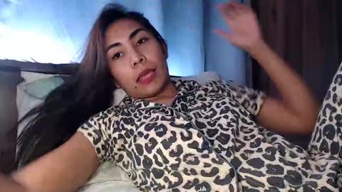 Snapshot of lustykendraxx chatting on November 25, 2025, 5:35 pm Kendra online show from November 25, 2025, 5:35 pm