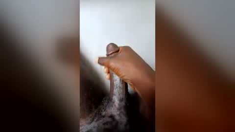 Snapshot of lustythebrown chatting on July 19, 2026, 1:15 pm lustythebrown online show from July 19, 2026, 1:15 pm