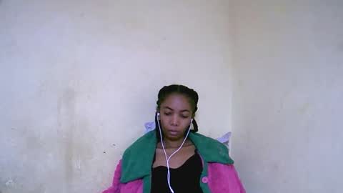 lutchia online show from September 15, 2025, 12:38 pm