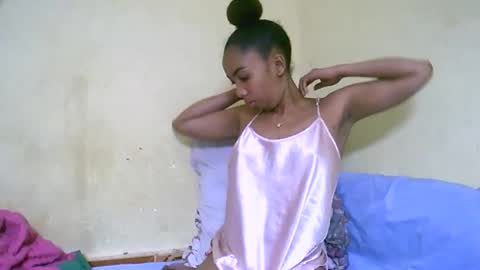 lutchia online show from September 19, 2025, 6:52 pm