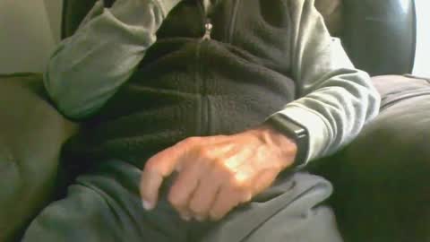 Snapshot of luv269er chatting on December 2, 2024, 6:09 am luv269er online show from December 2, 2024, 6:09 am