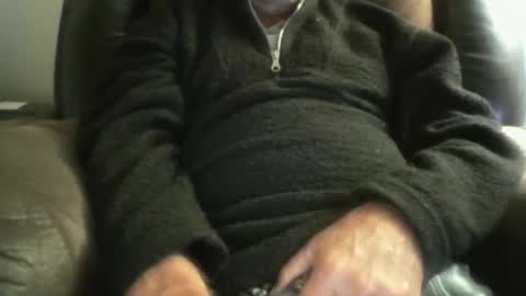 luv269er online show from December 14, 2025, 5:35 am