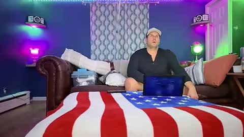 luv2watch1980 online show from November 12, 2025, 9:53 am