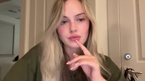 Snapshot of luvaimee chatting on February 21, 2026, 3:07 am Aimee online show from February 21, 2026, 3:07 am