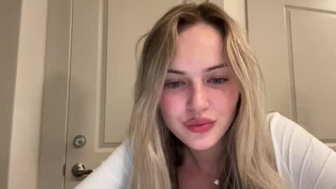 Snapshot of luvaimee chatting on April 6, 2026, 3:37 am Aimee online show from April 6, 2026, 3:37 am