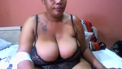 Snapshot of luvcandy85 chatting on January 10, 2025, 4:54 am luvcandy85 online show from January 10, 2025, 4:54 am