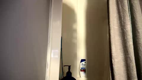 Snapshot of luveatinpussy8 chatting on February 13, 2026, 9:38 am luveatinpussy8 online show from February 13, 2026, 9:38 am