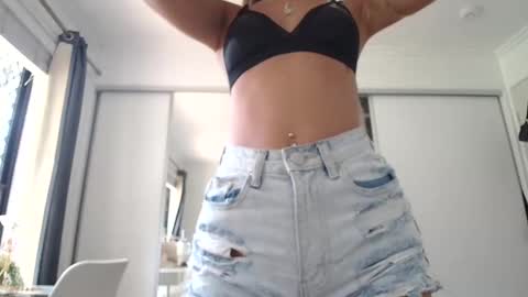 Livvyy online show from January 9, 2025, 2:33 am