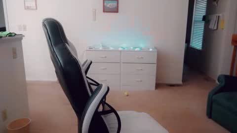 Britney online show from November 6, 2025, 5:47 pm