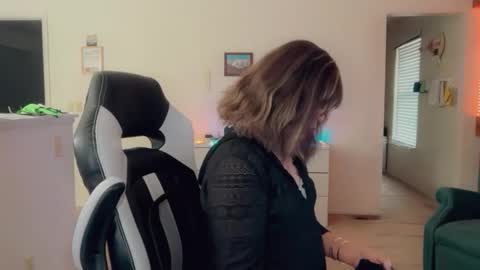 Britney online show from November 30, 2025, 6:45 pm