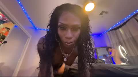 luvvlee online show from September 15, 2025, 11:49 pm