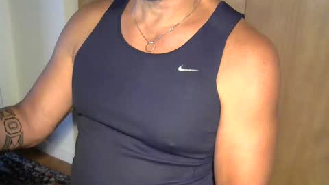 Snapshot of luvzjerkingoff chatting on October 24, 2025, 9:00 pm luvzjerkingoff online show from October 24, 2025, 9:00 pm