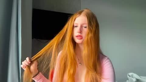 Snapshot of lux_angel chatting on May 26, 2026, 12:39 am lux_angel online show from May 26, 2026, 12:39 am