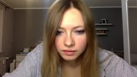 Snapshot of lux_millie chatting on February 3, 2026, 10:15 pm Millie online show from February 3, 2026, 10:15 pm