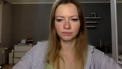 Snapshot of lux_millie chatting on February 7, 2026, 4:00 pm Millie online show from February 7, 2026, 4:00 pm