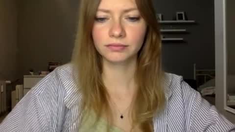 Snapshot of lux_millie chatting on February 24, 2026, 10:08 pm Millie online show from February 24, 2026, 10:08 pm