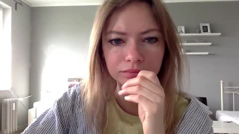 Snapshot of lux_millie chatting on April 12, 2026, 7:13 am Millie online show from April 12, 2026, 7:13 am