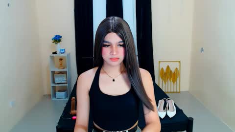 Snapshot of lux_white chatting on September 28, 2025, 3:01 am queen lux online show from September 28, 2025, 3:01 am