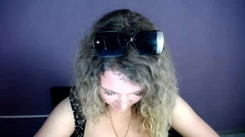 Snapshot of luxdonna chatting on June 22, 2026, 1:52 pm Donna online show from June 22, 2026, 1:52 pm