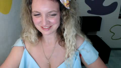 Snapshot of luxdonna chatting on July 4, 2026, 1:01 am Donna online show from July 4, 2026, 1:01 am