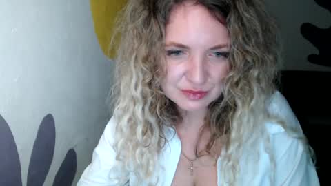 Snapshot of luxdonna chatting on July 14, 2026, 2:05 am Donna online show from July 14, 2026, 2:05 am