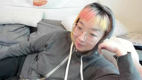 Snapshot of luxgray chatting on December 9, 2024, 6:14 pm LuxGray online show from December 9, 2024, 6:14 pm