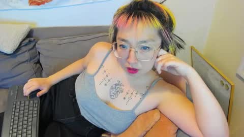 Snapshot of luxgray chatting on December 31, 2024, 2:51 am LuxGray online show from December 31, 2024, 2:51 am