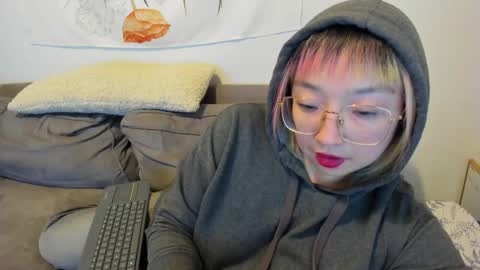 Snapshot of luxgray chatting on February 1, 2025, 1:12 am LuxGray online show from February 1, 2025, 1:12 am