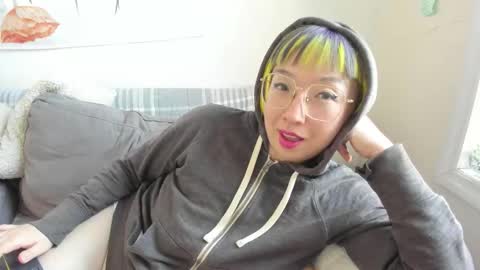 Snapshot of luxgray chatting on February 16, 2026, 8:05 pm LuxGray online show from February 16, 2026, 8:05 pm