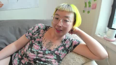 LuxGray online show from March 31, 2026, 8:53 pm