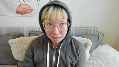 Snapshot of luxgray chatting on May 22, 2026, 8:25 pm LuxGray online show from May 22, 2026, 8:25 pm