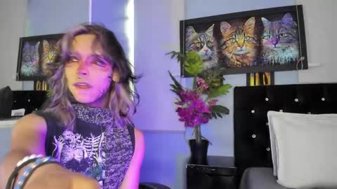 Luxiel 3 online show from November 24, 2025, 9:03 pm