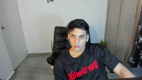 Snapshot of luxrx chatting on May 14, 2026, 6:58 pm luxrx online show from May 14, 2026, 6:58 pm