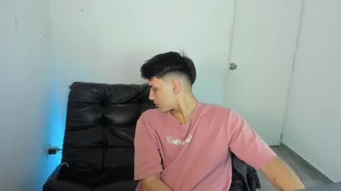 Snapshot of luxrx chatting on May 20, 2026, 7:53 pm luxrx online show from May 20, 2026, 7:53 pm