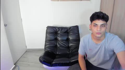 Snapshot of luxrx chatting on May 29, 2026, 5:33 pm luxrx online show from May 29, 2026, 5:33 pm