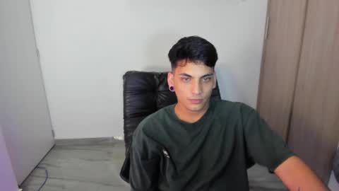Snapshot of luxrx chatting on June 7, 2026, 8:45 pm luxrx online show from June 7, 2026, 8:45 pm