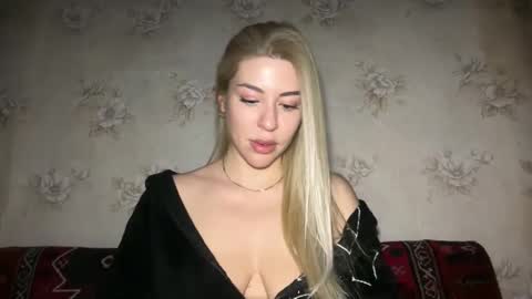 LuxSonyaStar online show from January 17, 2026, 8:12 pm