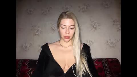 LuxSonyaStar online show from January 19, 2026, 1:04 pm