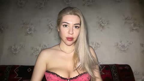 Snapshot of luxsonyastar chatting on May 11, 2026, 8:06 pm LuxSonyaStar online show from May 11, 2026, 8:06 pm