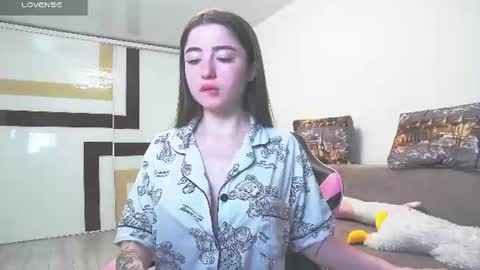Snapshot of luxuryalma18 chatting on June 16, 2026, 6:43 pm Alma online show from June 16, 2026, 6:43 pm