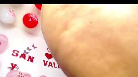 luzcastillo07 online show from February 16, 2025, 7:48 am