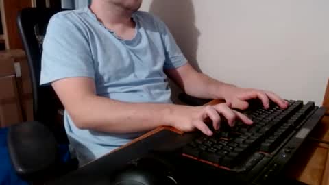 Snapshot of lxgxnd99 chatting on December 31, 2024, 2:03 pm lxgxnd99 online show from December 31, 2024, 2:03 pm