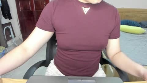 Snapshot of ly_ly2006 chatting on November 3, 2025, 1:51 am im ly online show from November 3, 2025, 1:51 am