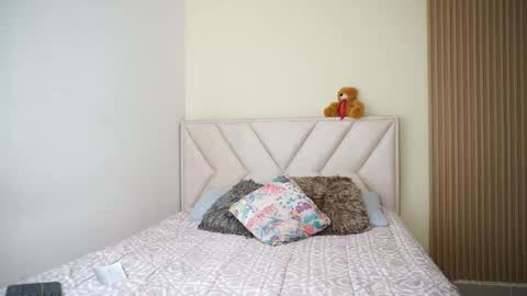 Snapshot of lya_aron_couple chatting on September 23, 2025, 4:10 pm lya_aron_couple online show from September 23, 2025, 4:10 pm