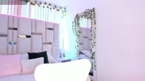 lya_brown online show from November 11, 2025, 12:27 pm